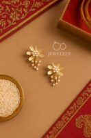 Daisy Dew Pearl Earstuds