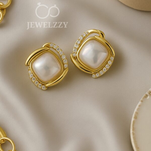 Ocean Pearl Glow Earstuds