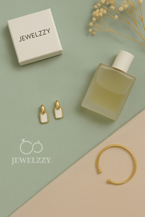 Frosty Gleam Earstuds